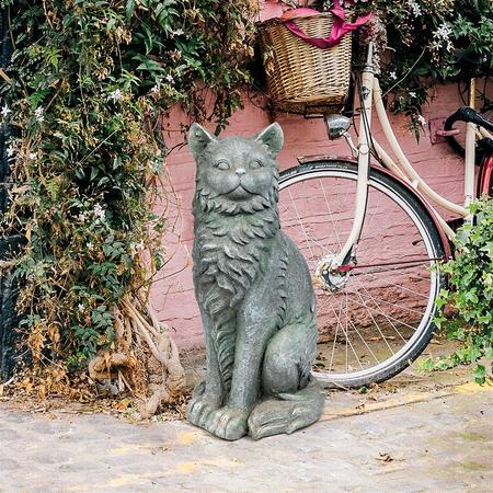 DESIGN TOSCANO King Olav V Norwegian Forest Cat Statue: Each FU84643